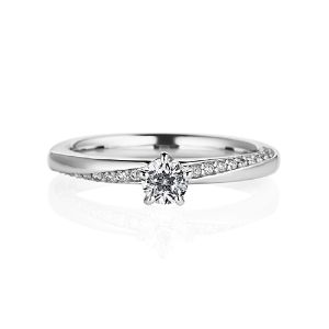 フェスタリアの婚約指輪