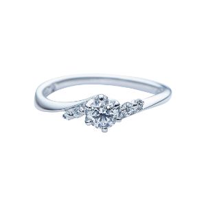 サマンサティアラの婚約指輪