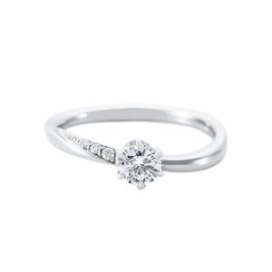 サマンサティアラの婚約指輪